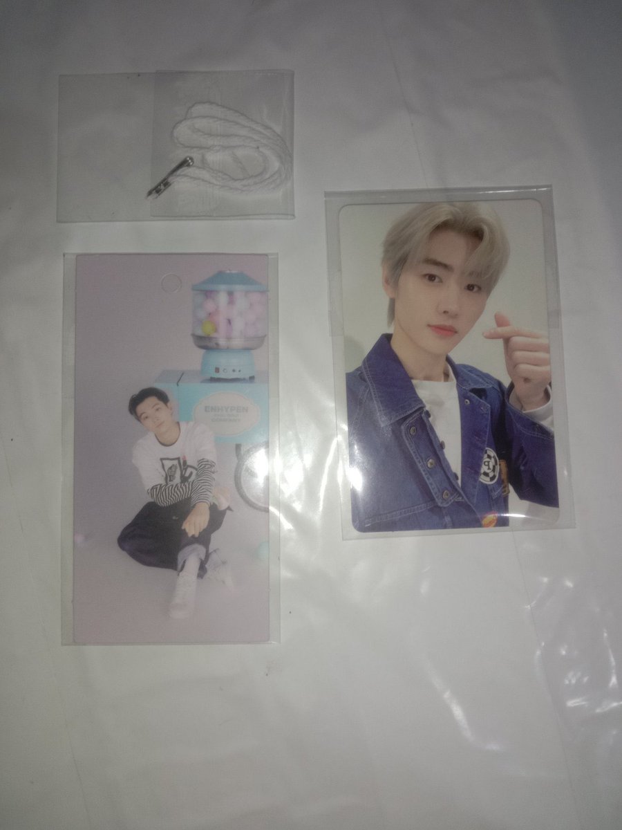 🛒:#cie_carts

WTS ENHYPEN GGU GGU PACKAGE 2022 SUNGHOON NON-RANDOM PHOTOCARD

• 300 + pf
• sealed pa!
• onhand and ready to ship
• payo or 3 days dop
• what you see is what you get
• with a lot of freebies

comment or dm me to mine