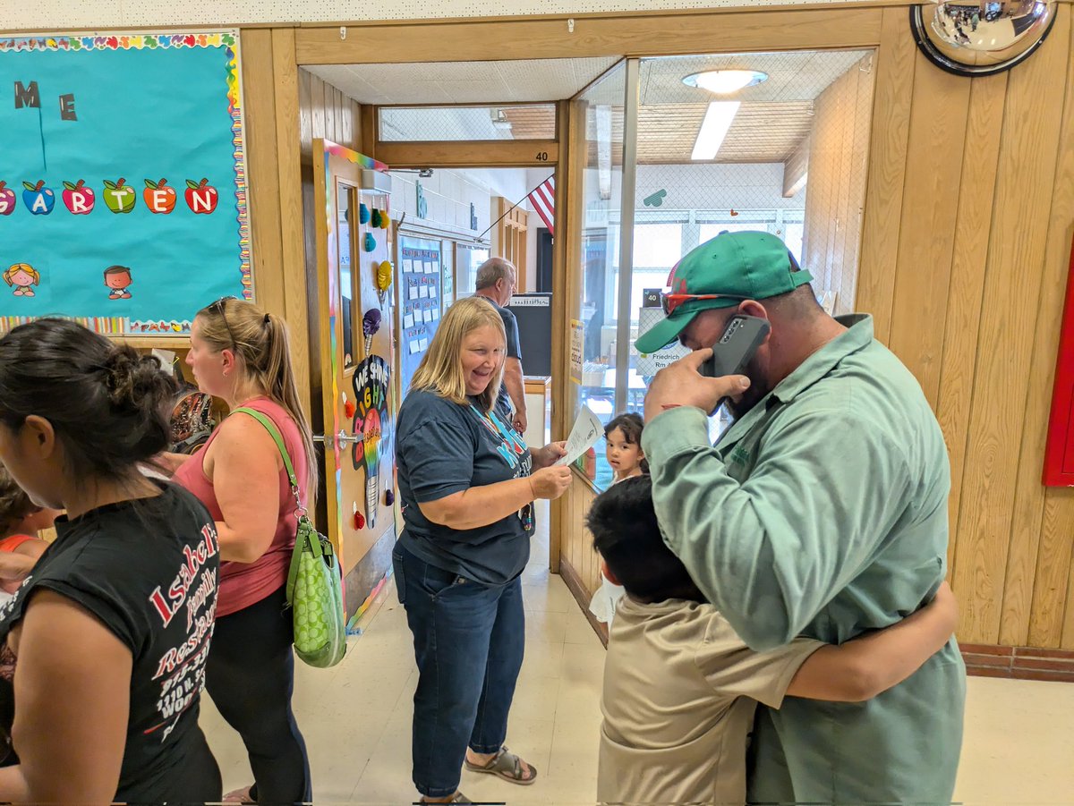 MarcellaSheler tweet media