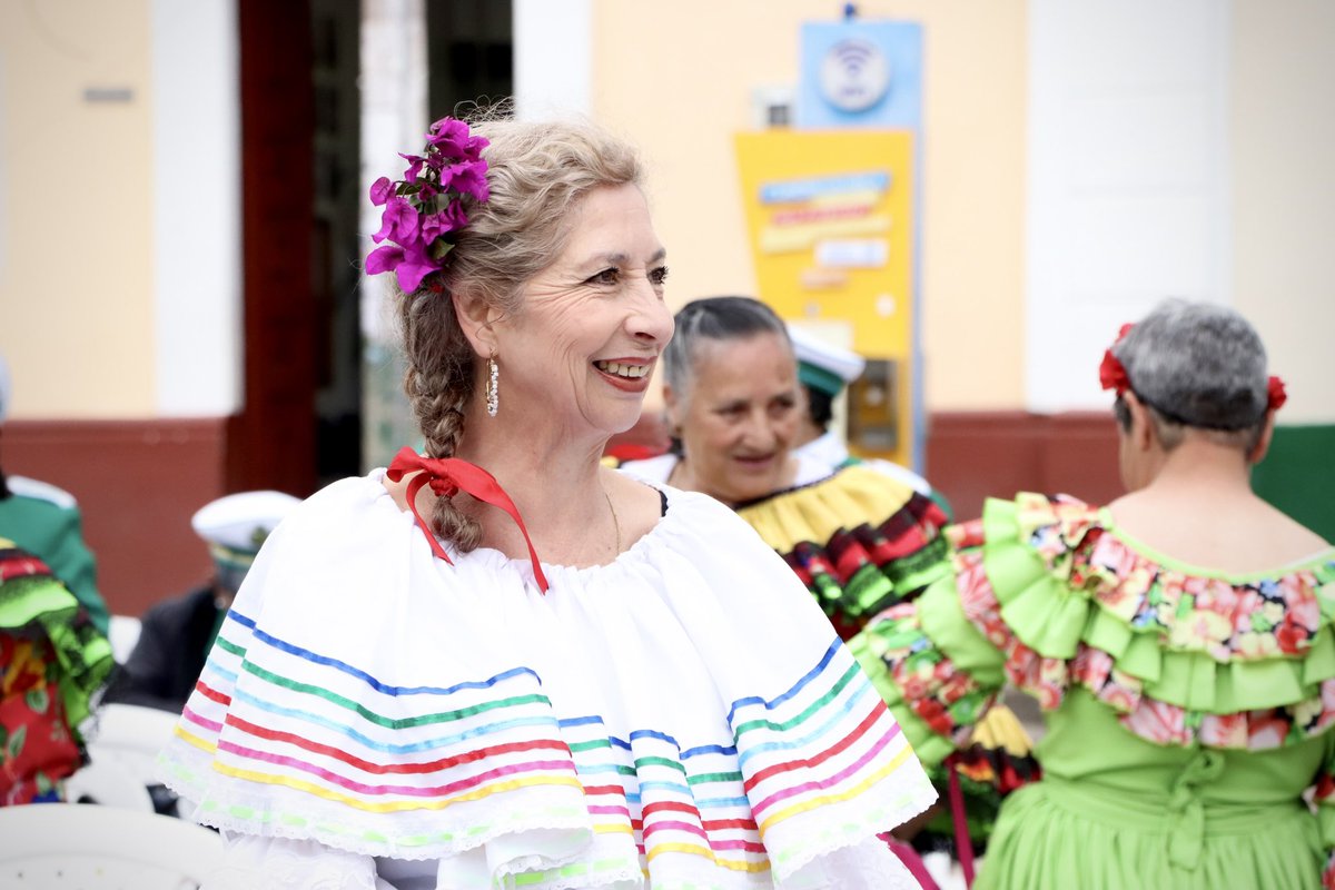 SocialCundi's tweet photo. 👵🏻👴🏼 En Ubaté iniciamos la celebración de la semana de los adultos mayores con el concurso #TalentoMayor, un espacio para honrar las capacidades artísticas de aquellos que con su sabiduría son ejemplo para las nuevas generaciones en #Cundinamarca. 🫶🏼 https://t.co/OzcadVhaLw