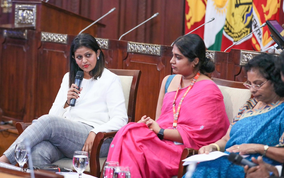 Revolutionist28's tweet photo. It was an honour to moderate this panel discussion on Women, Youth and Future Generations at the National Event for the Summit of Future 2024. 🇱🇰🇺🇳Special thank goes to the Ministry of Foreign Affairs and @UNSriLanka for the invitation.
#SummitoftheFuture #Women #Youth #SDGs #Lka https://t.co/VRROqi6wPZ