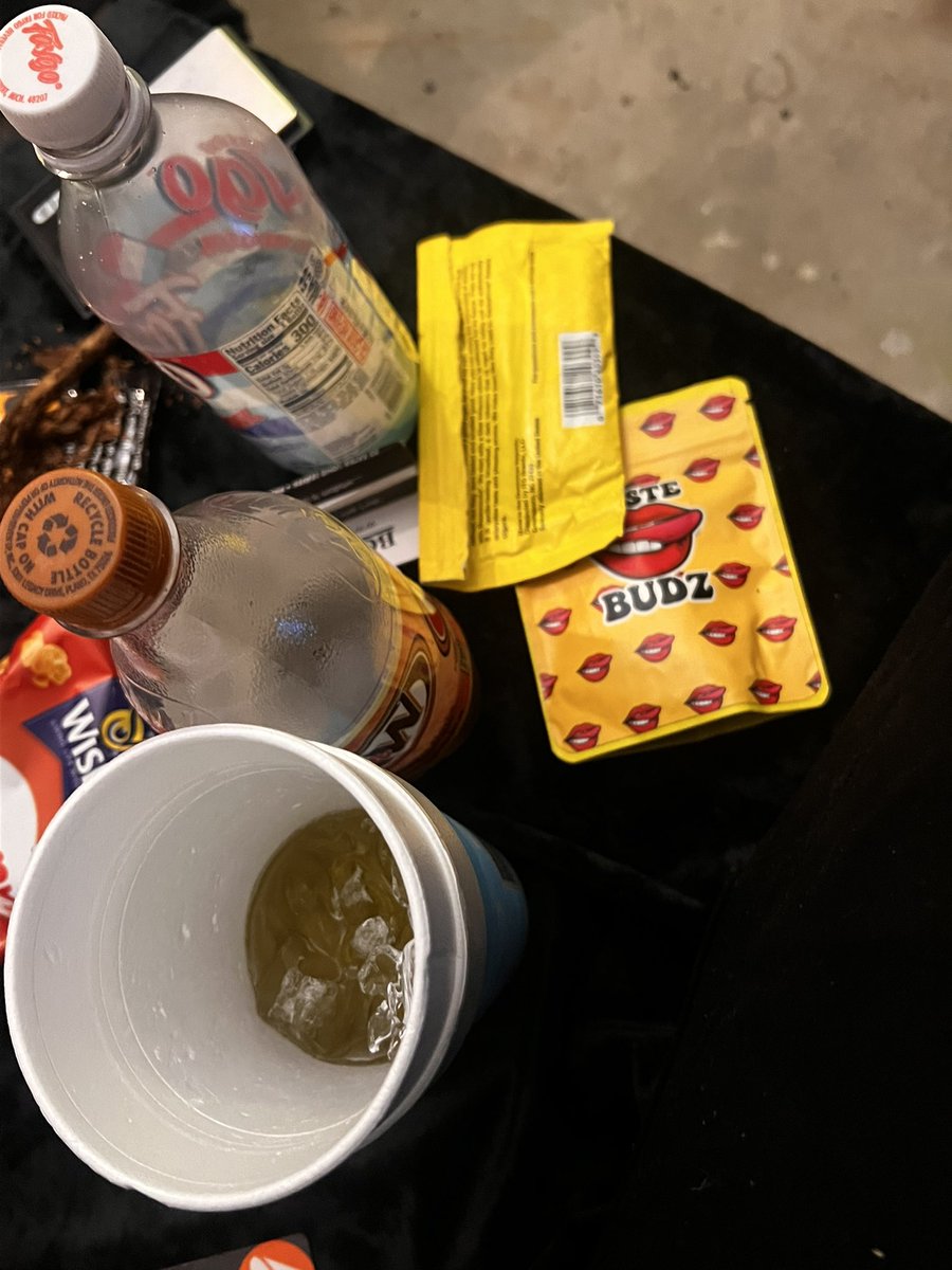 320Blizzy's tweet photo. Last Slide🤧📫 https://t.co/dl8Pz66I9S