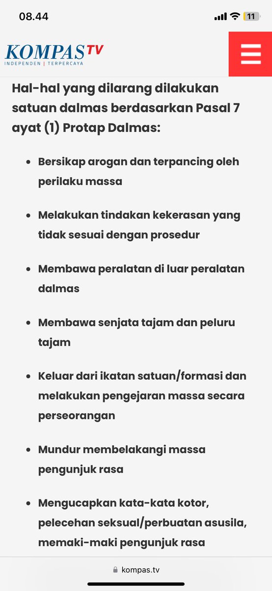 _p1ter_'s tweet photo. SOP polisi selama demo

Tapi semua DILANGGAR, jadi bubarin aja mereka https://t.co/tnAPSdKhwl