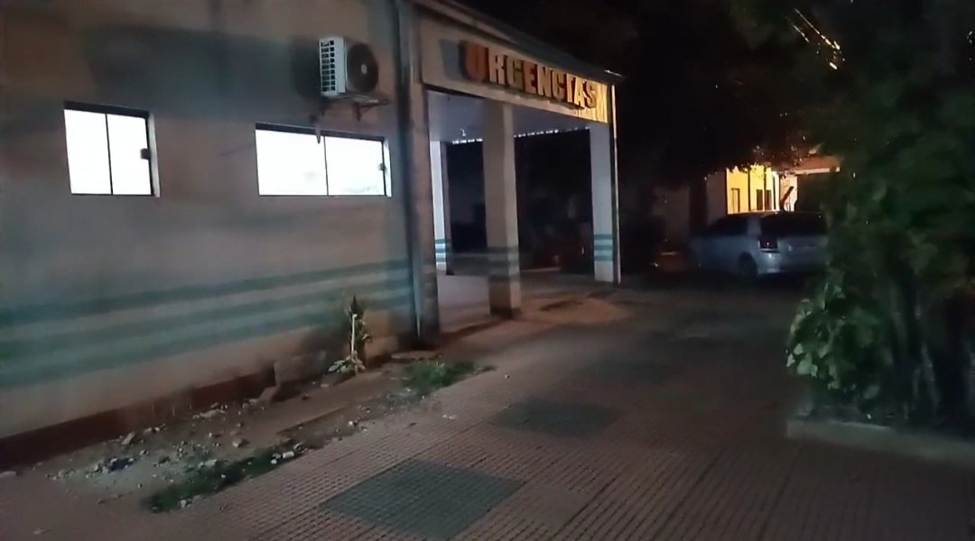 rolandorodi's tweet photo. Sábado, 19:55. Una pareja llega con una niña en brazos hasta urgencias del Hospital de Cnel. Bogado. Dijeron que tenía 1 año 4 meses y se había  descompensado. Mencionaron que viajaron de Encarnación. Fueron recibidos por la pediatra que constató que la beba ya estaba muerta. https://t.co/FUpFaauRK4