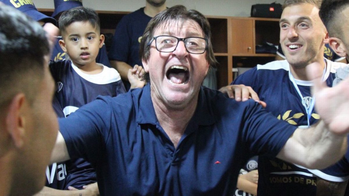 Rioschipi's tweet photo. Mañana comienza la tercera etapa de la era Alfredo Berti en #IndependienteRivadavia. A las 10:00 habrá conferencia de prensa para presentar al DT y luego se llevará a cabo el entrenamiento en el "Bautista Gargantini" @radionihuil #Ovacion90 @diariouno https://t.co/S1Z0NC3Lor