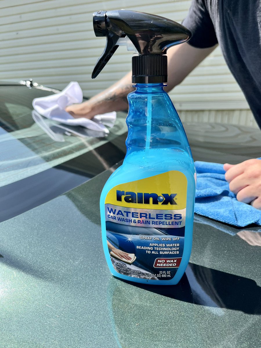 xxsquishy21xx's tweet photo. Highly recommend! 🙌🏻✨💚
#rainx #autozone @autozone #carstuff #washday #camaro https://t.co/07UbugOLNC