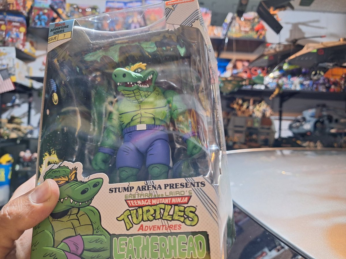 falcama's tweet image. A big round of applause to our turtle brother @MontanaroTom  for finding me Leatherhead and Rat King.
😃💡👍
@HISSTANK 
@tfradio 
#TMNT 
@TurtleRecallPod 
@WrenchNato 
@PopCultureJunk2 
@Toying_R_Us 
@ToyNewsInterna1