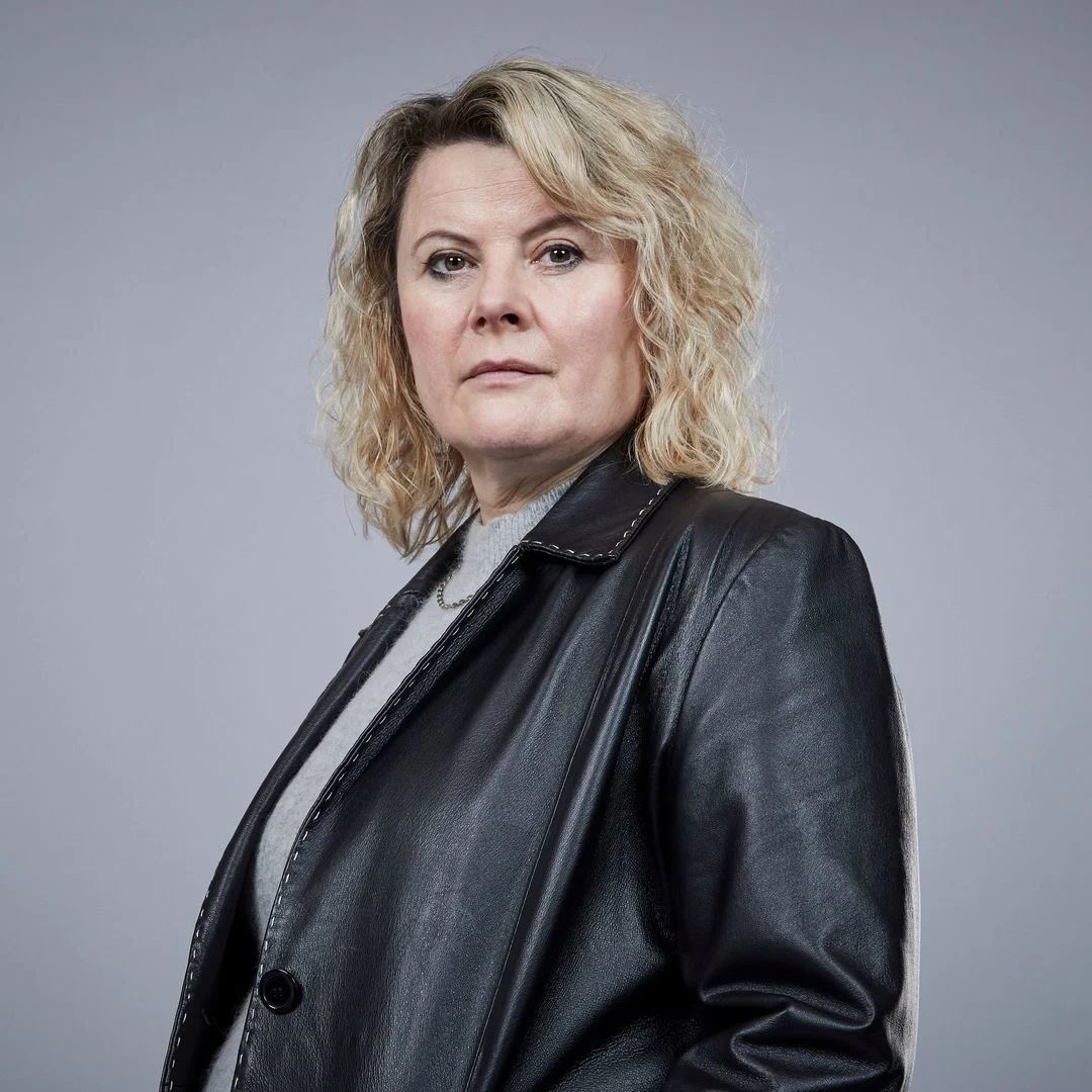 Quite hard to digest that this absolutely menacing creature from #Sherwood was also the hapless wife in #TheThiefHisWifeandTheCanoe &amp; a struggling post-mistress in #MrBatesvsthePostOffice.

Monica Dolan has the range most actors dream of achieving in a lifetime in her little toe.