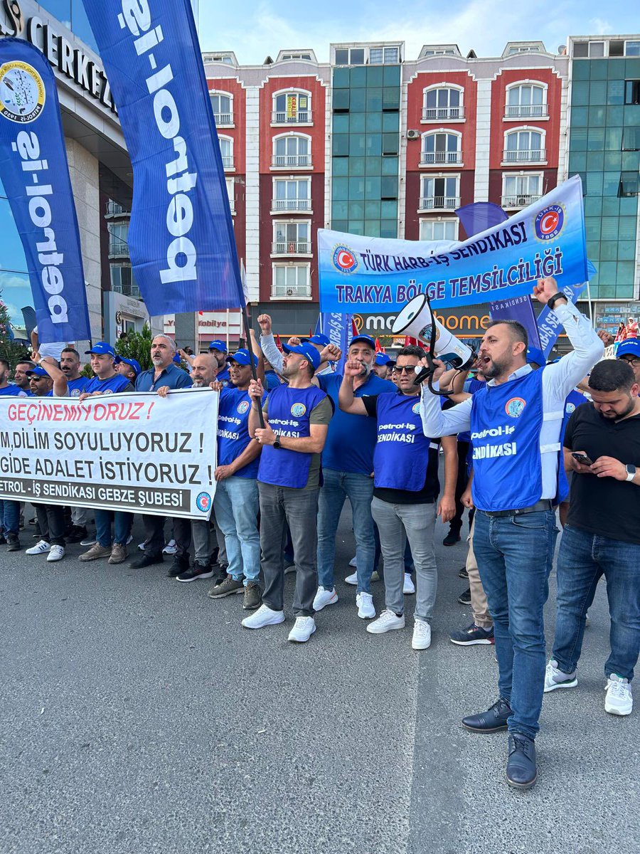 Petrol-İş Gebze şubesi olarak;
Türk-İş konfederasyonumuzun düzenlediği ''Geçinemiyoruz''
 Adil bir vergi sistemi istiyoruz. mitinge
katılarak taleplerimizi haykırdık. 
#VergideAdeletİstiyoruz