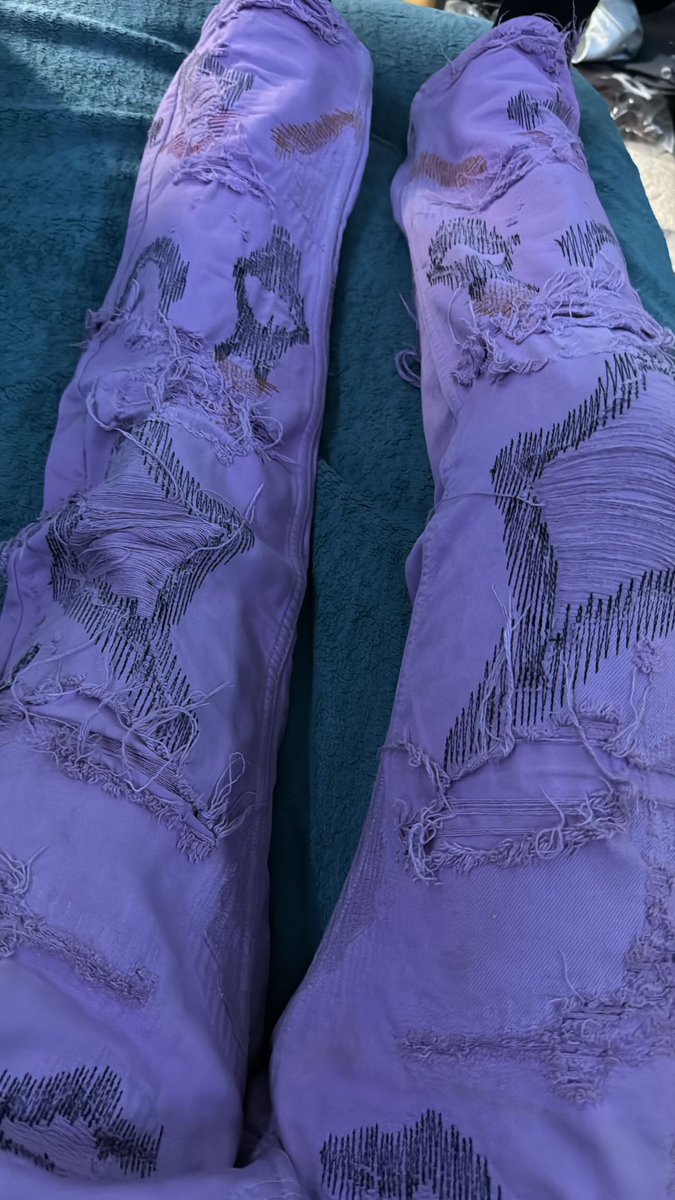 crybynoon's tweet photo. playboi carti’s personal 1 of 1 vlone scab denim https://t.co/ohYZutysA0