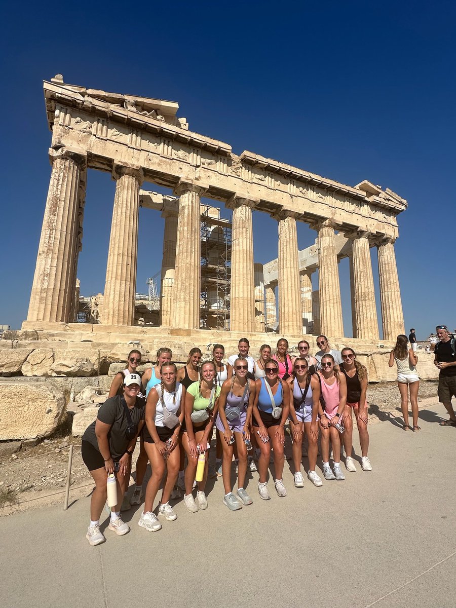 ChargersWBB's tweet photo. We finished our trip in Athens where we saw the most amazing sites such as the old Olympic Stadium and the Parthenon! 🤯

We continued to try amazing new foods and also learned a traditional Greek dance! 😆🕺 https://t.co/gQ3CPMcRyF
