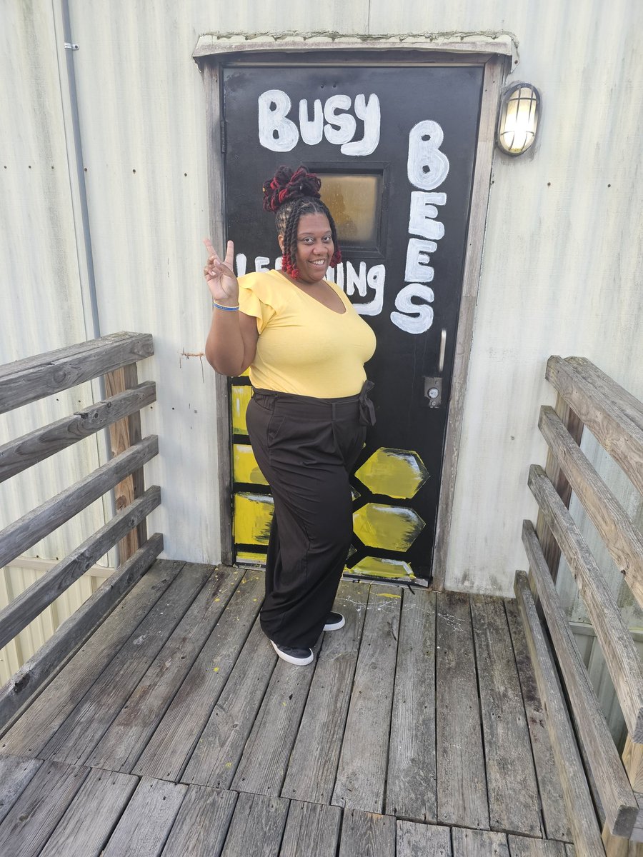 justlissa40's tweet photo. I survived my first day of school. #Scurlock #everystory has a journey!!! https://t.co/q3KG91cCER