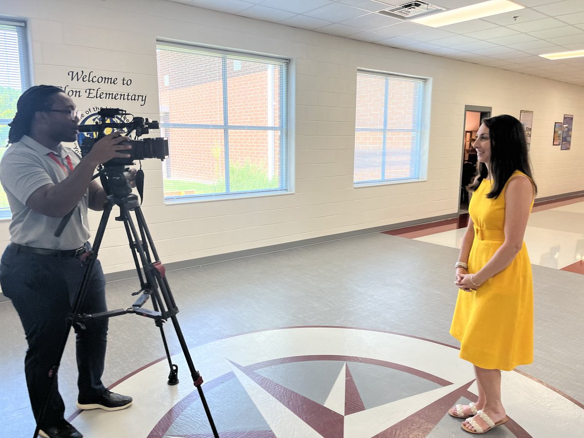 First day as a principal and ⁦<a href="/Elonlilphx/">Elon Elementary School</a>⁩ Principal Hurdle is auditioning for a new job 😀