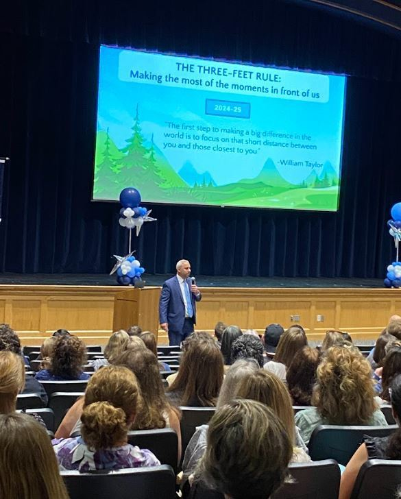 FranklinPSNews's tweet image. As we step into a new school year, we're reminded of our FPS educators' incredible impact on our students' lives.  Let's make powerful connections and make every moment count!💪✨#wearefranklinpublicschools #wearefps #backtoschool2024