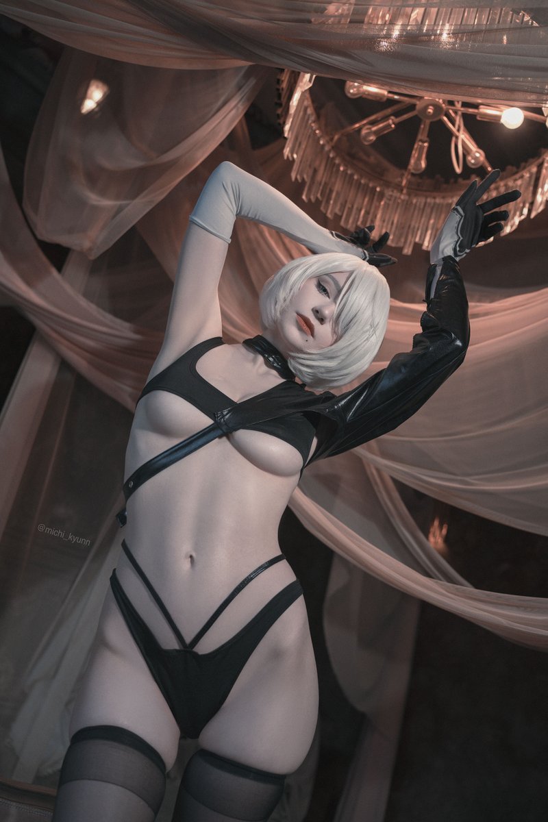 Perfect harmony of 2B elegance and strength 🖤

#NieRAutomata https://t.co/fsqxxizS1O