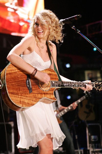 swiftiearch's tweet photo. ~June 10, 2007~ “Tim McGraw” CMA Music Festival #18yearsofTaylorSwift #DebutEra🦋 #taylorswift #taylorswifterastour #TSTheErasTour #theerastour #taylorswift13 #TSTheErasTourTaylorsVersion
#TaylorThrowbacks #TaylorSwiftThrowbacks https://t.co/mhT9KuHOVw