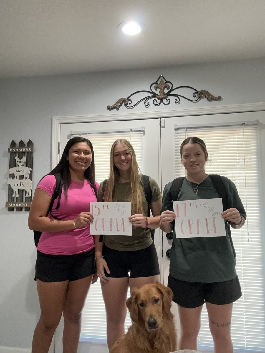 UIWSoftball's tweet image. It’s been a busy Welcome Back Weekend for #Team38‼️

•Freshmen Move In 🚚
•Team Tie Dye &amp;amp; Meetings 🎨
•Cielo Vista Team Challenge 🧗‍♀️
•First Day of School 📚

We can’t wait to see what the rest of the year has in store for this group! 

#TheWord