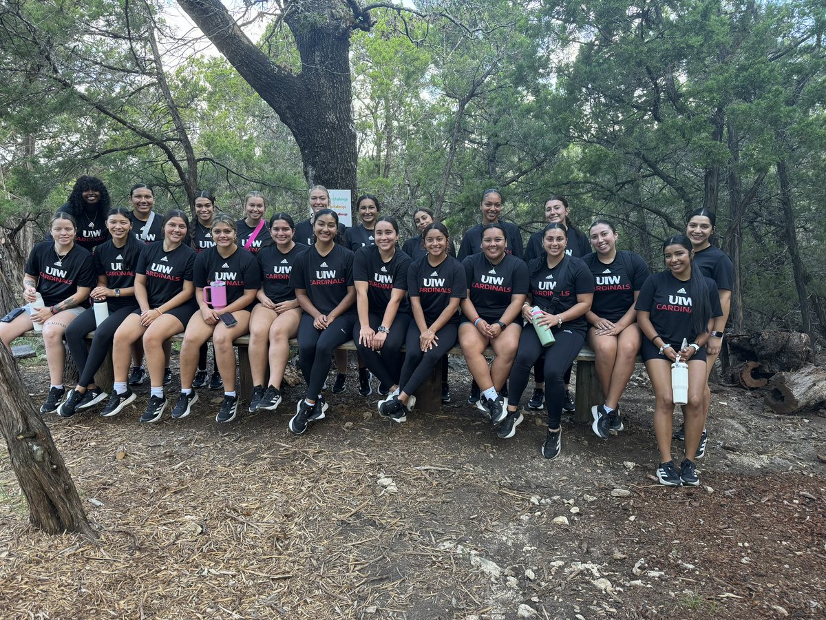 UIWSoftball's tweet image. It’s been a busy Welcome Back Weekend for #Team38‼️

•Freshmen Move In 🚚
•Team Tie Dye &amp;amp; Meetings 🎨
•Cielo Vista Team Challenge 🧗‍♀️
•First Day of School 📚

We can’t wait to see what the rest of the year has in store for this group! 

#TheWord