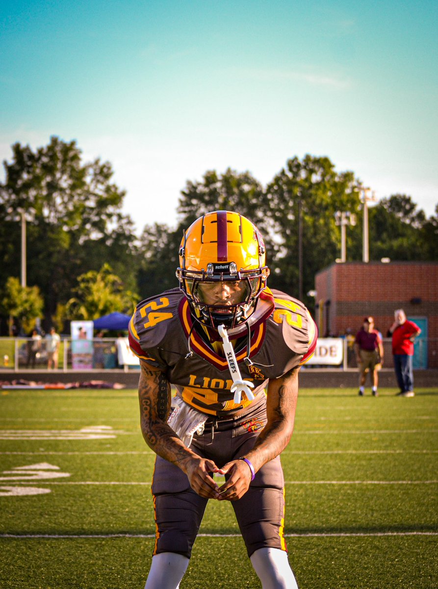 Hustling like i’m on zero tryna upgrade my people’s ! #ManTheThrone