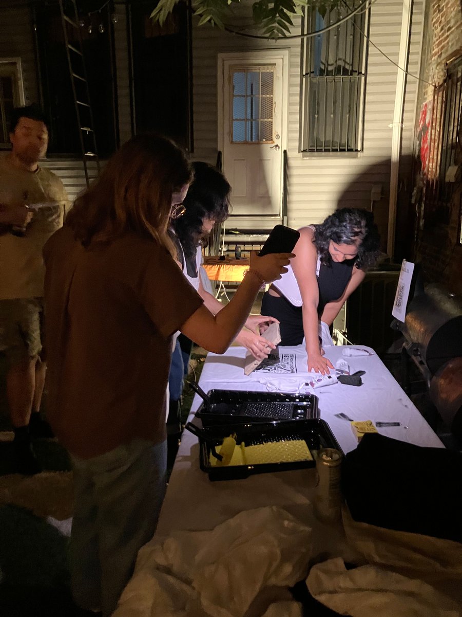 sunrisemvmtnyc's tweet photo. S'mores, block-printing, a sick DJ, and general joy and community!
Our 1st membership party was such a success, and we want u at the next one!
Big things happening at Sunrise NYC. If u don't want to miss our next RAGER, fill out our member interest form @ https://t.co/jVeagZjejq https://t.co/1bImh2tSMs