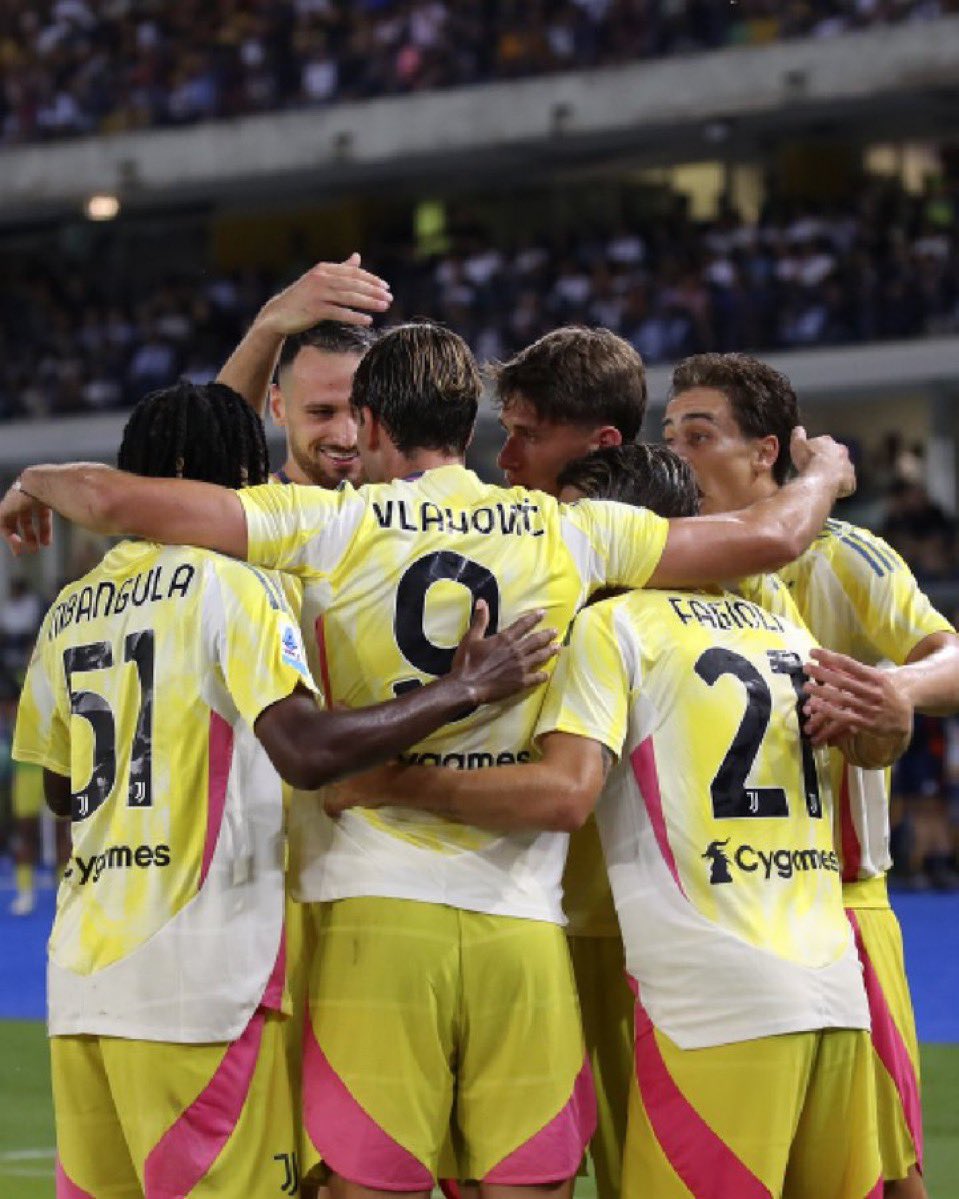 Juve_France's tweet photo. Fino Alla Fine Forza @juventusfc ⚪️⚫️ https://t.co/UvtFcQkukR