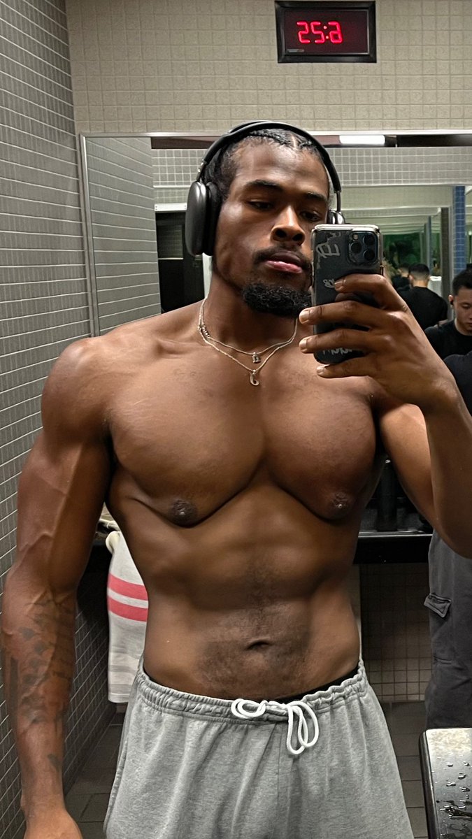 🦍 tweet media