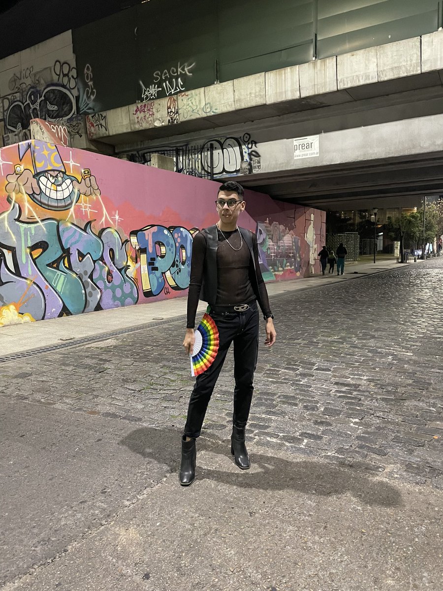 camilofer03's tweet photo. Salimos por la ciudad de Buenos Aires ? 🔥✨💋
Shall we go out through the magical city of Buenos Aires? 🔥✨💋

https://t.co/JCwUXgneoF https://t.co/kqUS9dmJwS