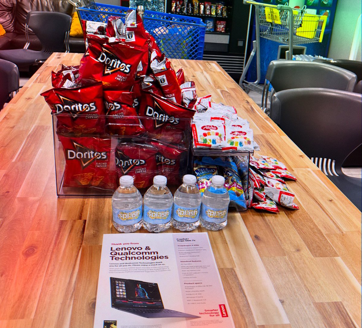 lenovoyogamatt's tweet image. Eden Prairie has been on top of it! Thank you for the support. Stopping in once again to Stock the Breakroom!
#WeArePremium #LenovoSTARS #Snapdragon