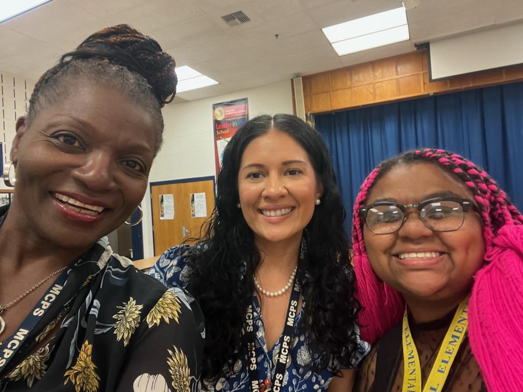 mcpsequityteam's tweet image. Dr. James and Sra. Dominguez's team at Kemp Mill Elementary is ready to make it a great year for the mustangs 🐎 @MsElissaAndrade @ManiyaEquitySpc #EquityOnDayOne #MCPS1stDay