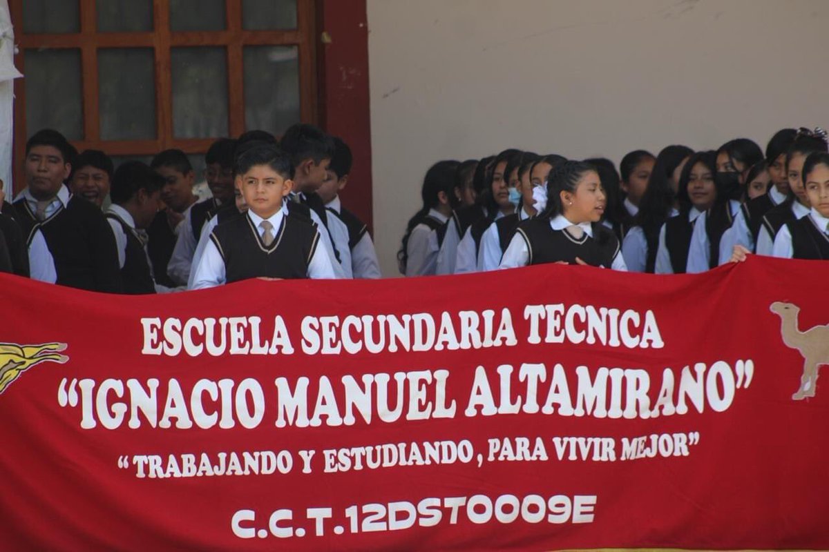 El Presidente de Chilapa, Aldy Esteban Román, dio inicio al Ciclo Escolar 2024-2025 en la plaza cívica Lic. Adolfo López Mateos, en donde refrendó el compromiso de seguir trabajando a favor de la educación en el municipio hasta el último día de su gobierno.