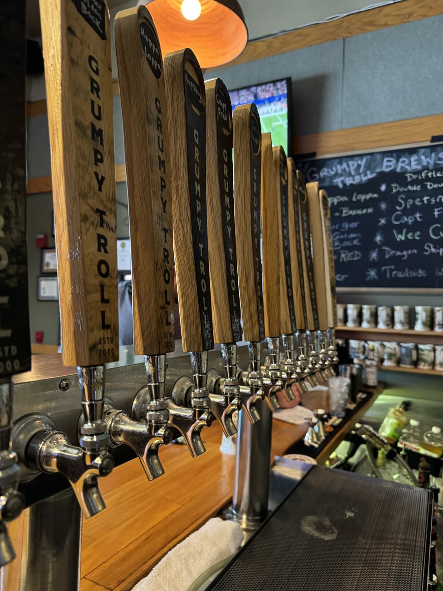 GrumpyTrollBrew's tweet image. The only way to beat this heat is with a cold one🍻