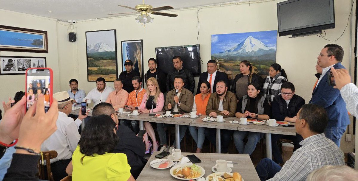 RodrigoSamC's tweet image. A las y los militantes y simpatizantes de @MovCiudadanoMX en el #Edomex: El mañana nos pertenece y seguiremos avanzando con la visión democrática, sólida y congruente, que caracteriza a nuestro dirigente, @DanteDelgado. Lo Nuevo tiene que ir en serio y #ConLosGuantesBienPuestos