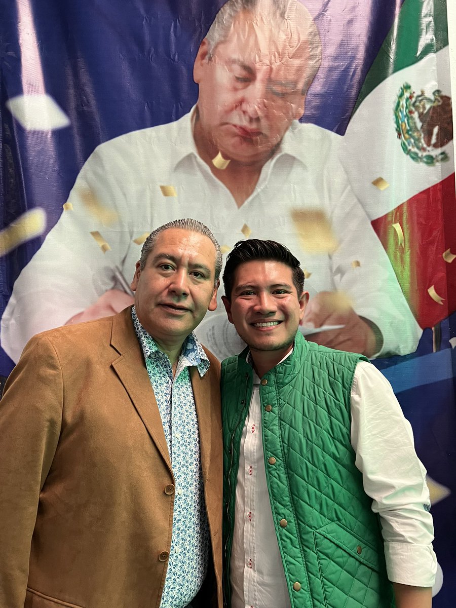"Felicitaciones <a href="/_LeoSoto/">Leo Soto Enríquez</a> y a todos los jóvenes #cetemistas por su incorporación al Consejo Juvenil Estatal. Su pasión y compromiso con la Revolución de las conciencias es inspirador. ¡Que su trabajo conjunto contribuya a construir un futuro brillante para Puebla!@CTMPuebla
