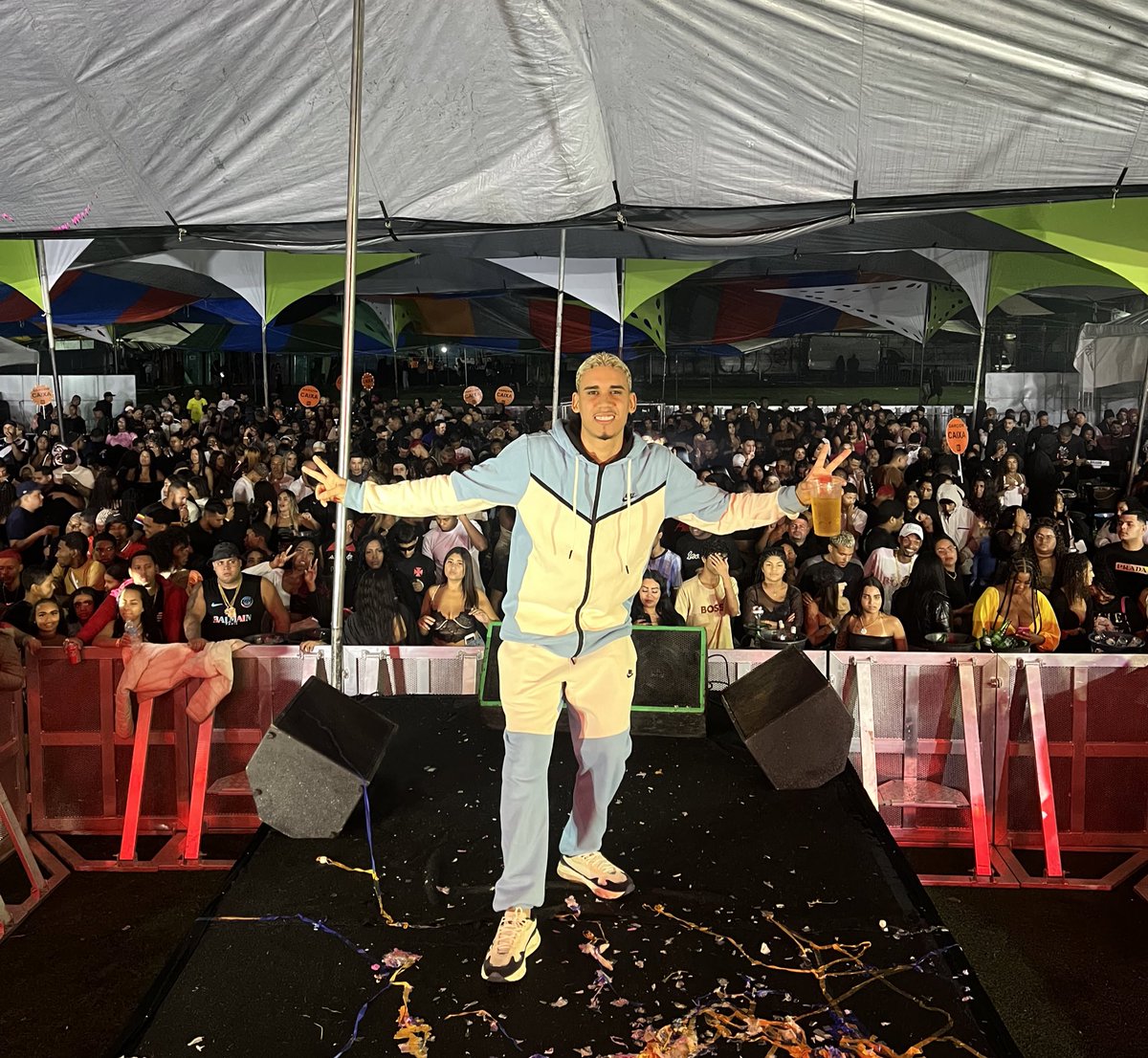Mais um evento top com Dj Kaio vdm 🫡❤️

Caldeirão do tricolor ficou coisa linda 🇸🇦🔥