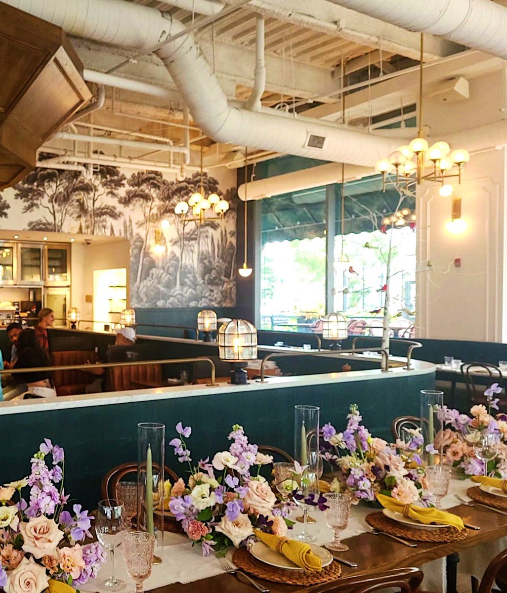 Sometimes for special occasions we rearrange the furniture and bring in some extra flowers 💐
You too can have the bistro all to yourself for a celebration or event 💕
Email us for details  
Bonjour@parcdeville.com
#MosaicDistrict