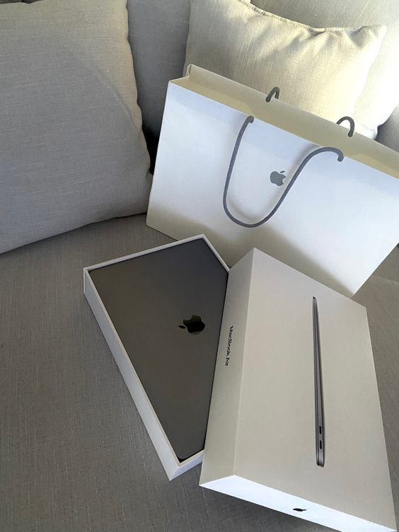 MartinsJoa_'s tweet photo. Aqui estão os 8 melhores laptops para este ano:

(o 4º é o meu favorito) https://t.co/tFJvGpK0oH
