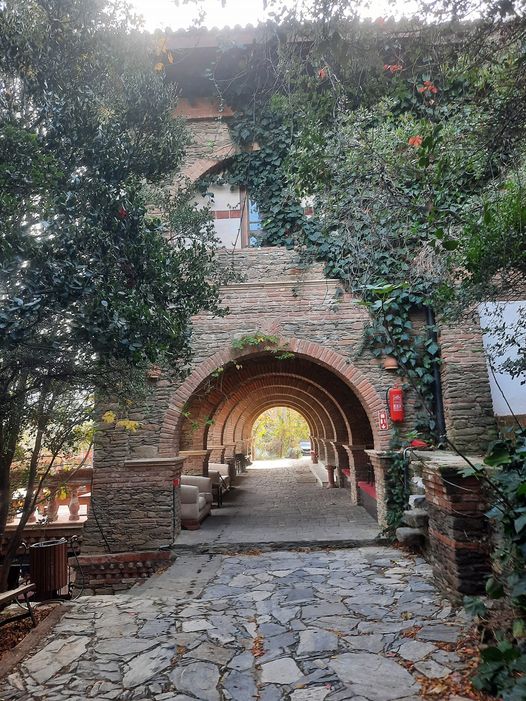 Kontenjanı 32 olan bu olağanüstü programa 23 kişi başvurdu. Bu 23 kişi, eğer programın ve hayatın hakkını verirlerse tabii, çok sağlam bir matematik temeline sahip olacak. 9 maceraperest daha aranıyor. nesinkoyleri.org/events/8488/