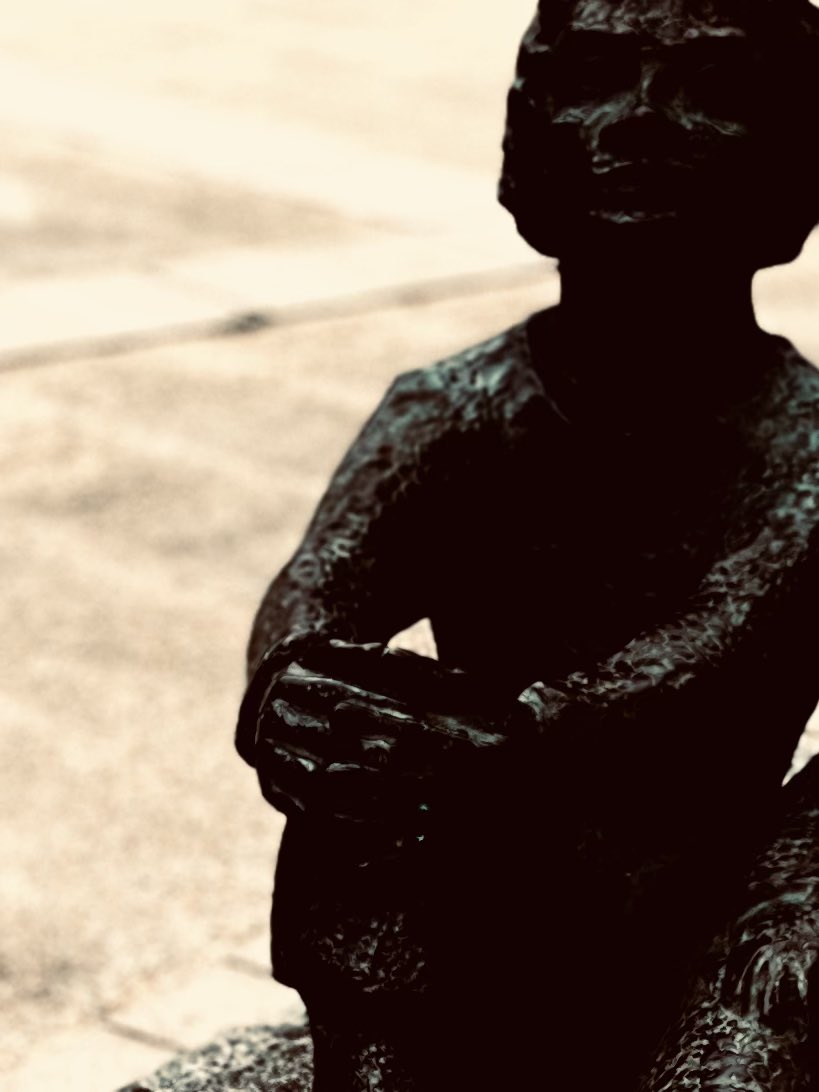 It’s <a href="/quiztime/">Verif!cation Quiz Bot</a> and it’s #MondayQuiz 

🗿Can you find the second half of the statue?

📮reply just to me with an answer
🤝 reply to all for collaboration
🌈have fun