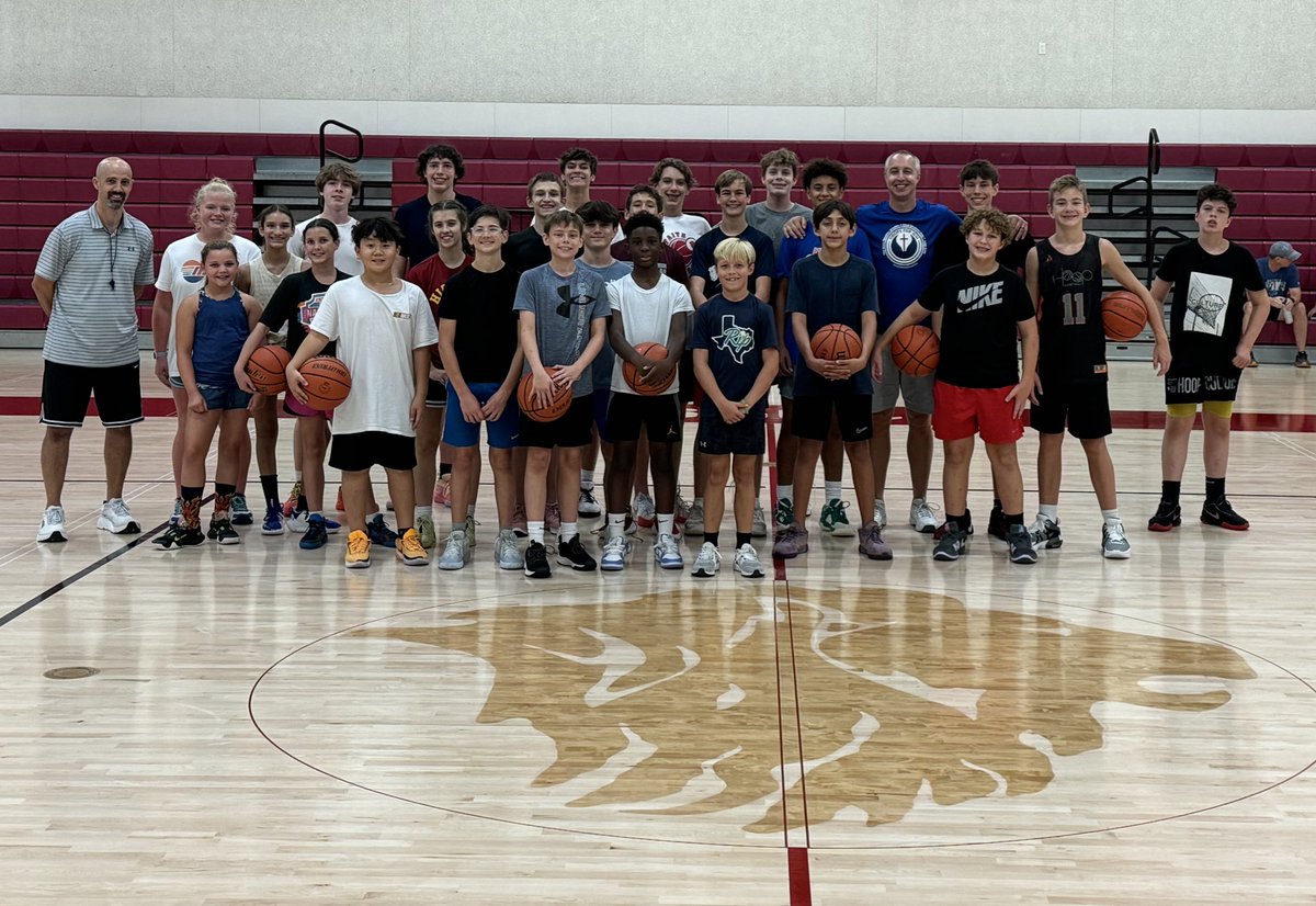 Matt_Sayman's tweet image. Huge thx to these athletes for coming out to our @MG_Basketball Fearless Shooter Clinic yesterday!!
