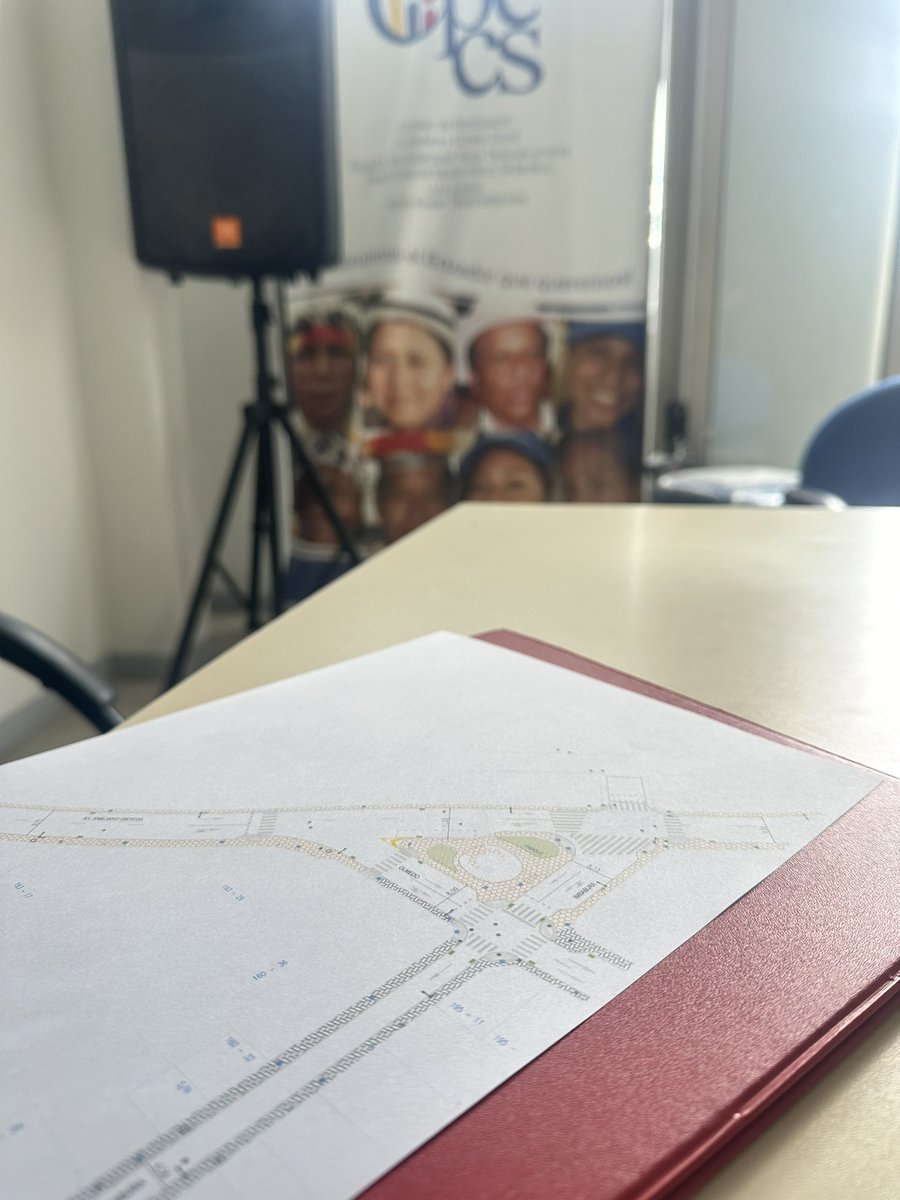 csr_costa's tweet photo. Loja | En la mesa ciudadana de movilidad urbana sostenible seguimos trabajando en la formulación de alternativas para la construcción colectiva de una ciudad más humana. 

@MasCiudad_ec 
@movseguraec 
@CpccsEc https://t.co/rbLutu2OLM