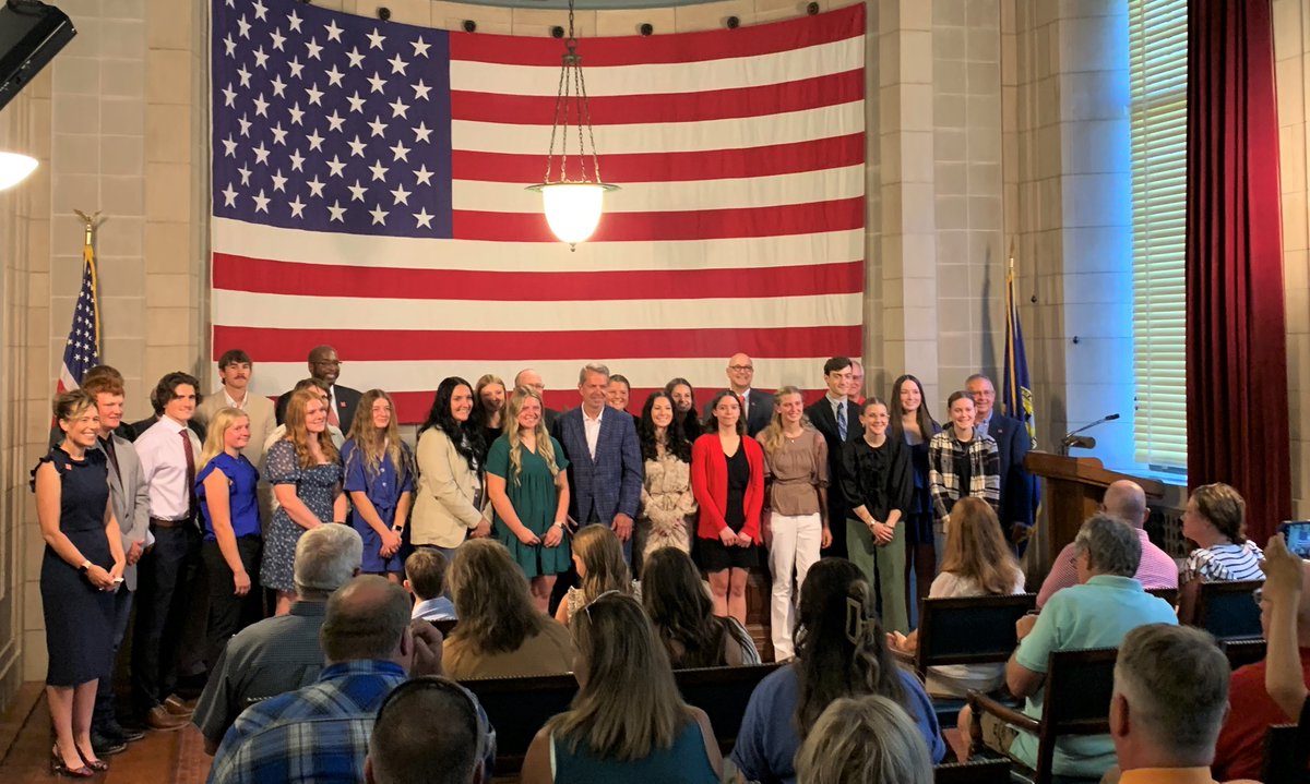 TeamPillen's tweet photo. Meet the next generation of production animal veterinarians for Nebraska. They still have a few years to go, but they are off to a good start. These 19 students from across Nebraska are the first cohort of scholarship recipients as part of the Nebraska Elite 11 Veterinarian Program through UNL.