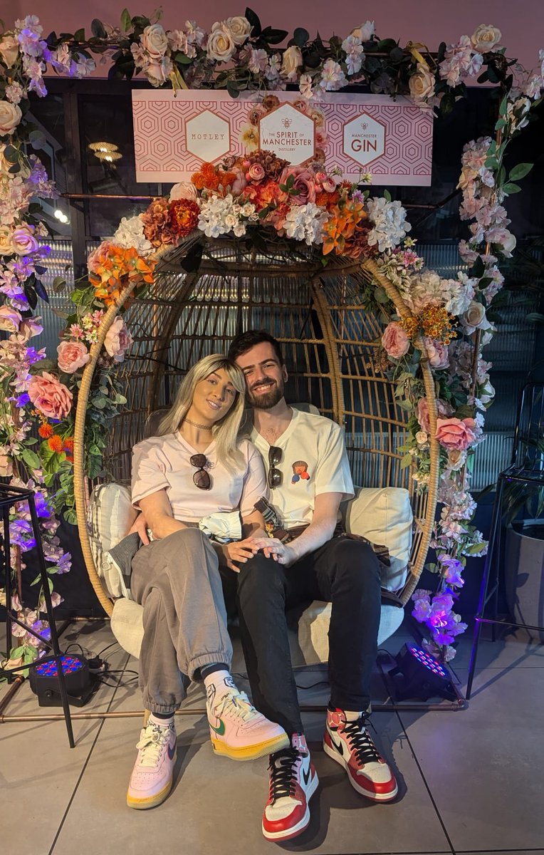 Sabweiner's tweet photo. Speechless. Was not expecting the most romantic date day ever to be topped off with the absolute perfect promise ring at the end of it 🥹😭❤️

I love Ryan so much 🥰 https://t.co/DlI2aLmmot
