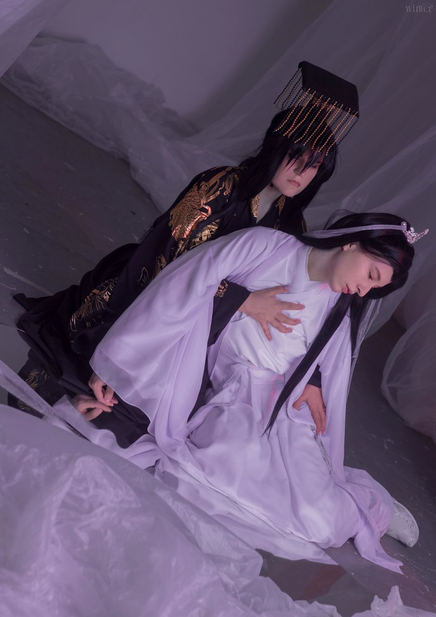 pretty_shizun's tweet photo. "无令长相思,折断杨柳枝。"
“To yearn unwittingly breaks the willow branch.”
Taxian-Jun @komatsu_anemone
Chu Wanning @pretty_shizun
Ph winter_cat (тгк)
#二哈和他的白猫师尊 #2ha #踏仙君 #楚晚宁 #txj #cwn https://t.co/lKUqxYEEMj