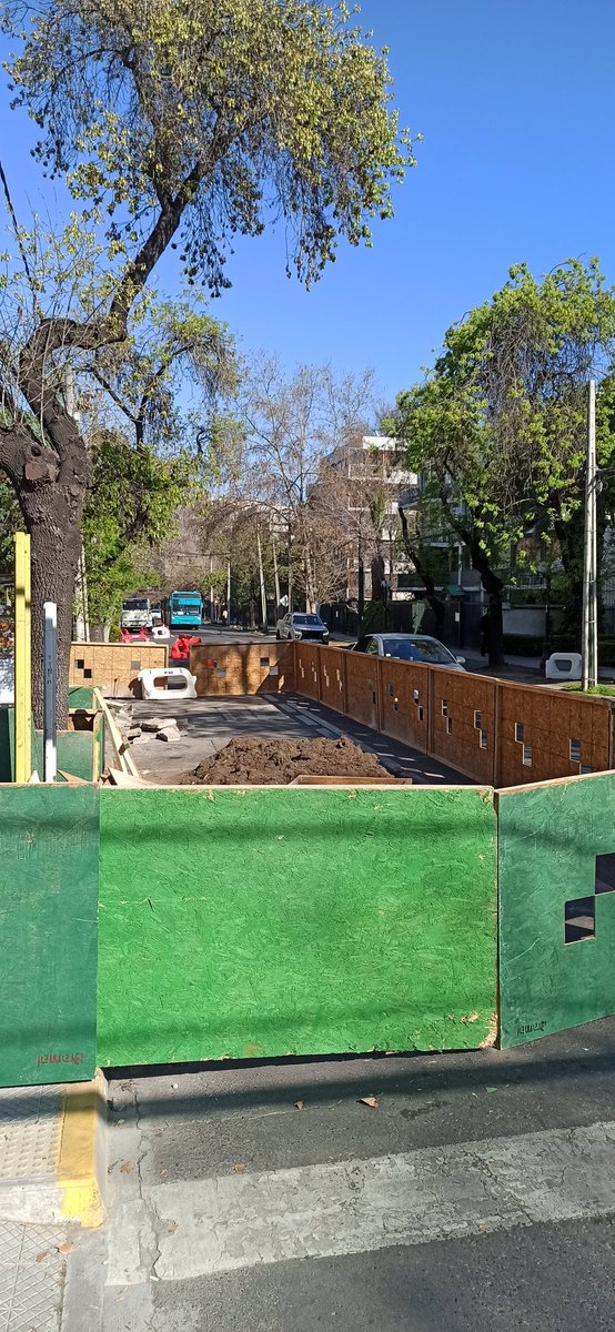 ¡No todo está perdido!

En medio de tanta noticia negativa, levanta el ánimo ver iniciativas que representan un genuino progreso:

Avanzan los trabajos para concretar una próxima CICLOVÍA en Carlos Antúnez.

Más espacio y seguridad para el transporte eficiente y sustentable.