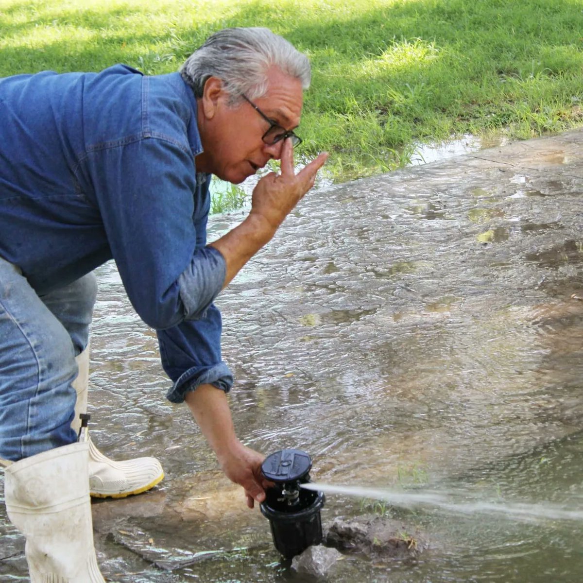 💧Trabajamos con mantenimiento al sistema de riego por aspersión dentro del Bosque Urbano 🌳 

Con acciones como ésta, procuramos conservar en las mejores condiciones las áreas verdes 🌱

¡Esperamos pronto tu visita! 

#TorreónSiemprePuede 💪