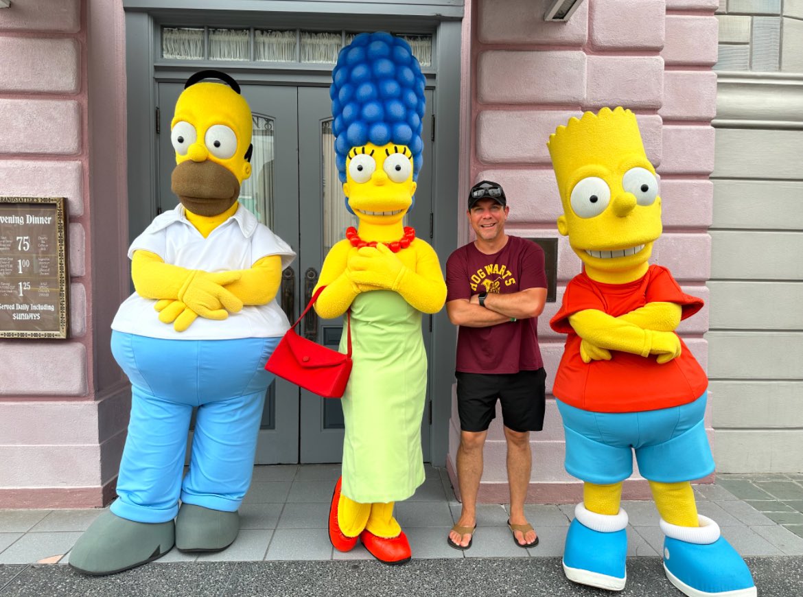 m_drez's tweet image. When visiting @UniversalORL this month, my son asked if I was “excited to see the Google guy on the Simpsons Ride.” “The Google guy?” I asked. He says, “Yeah, Slideshow Bob.” Proud #edtech dad but need to educate him on @TheSimpsons characters 😅 #GoogleEI #googleforedu