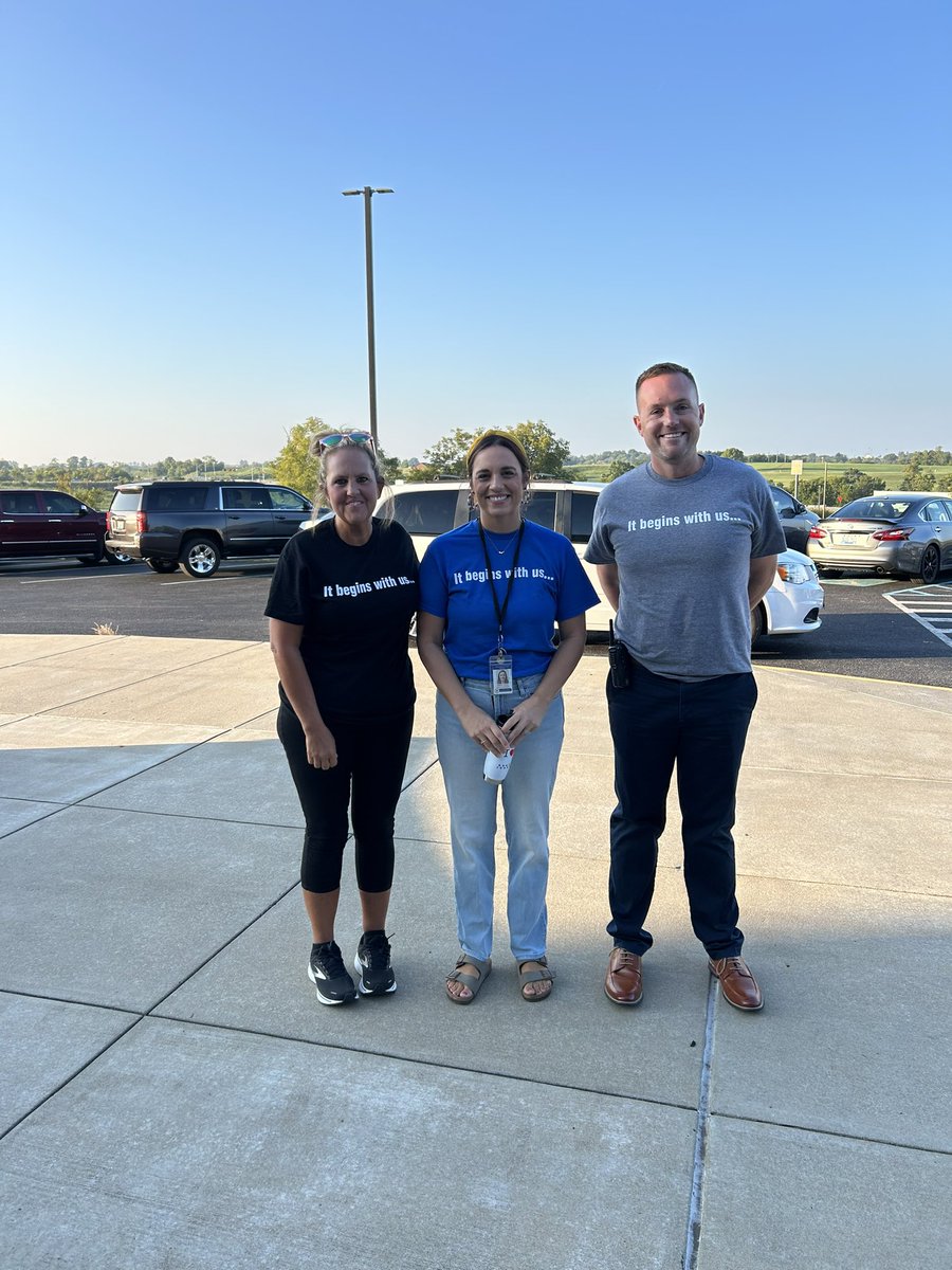 CCoxKY's tweet photo. It was so good to have our students in the building! Thanks to everyone for a great first day! #WCPride https://t.co/UYr311Lp13