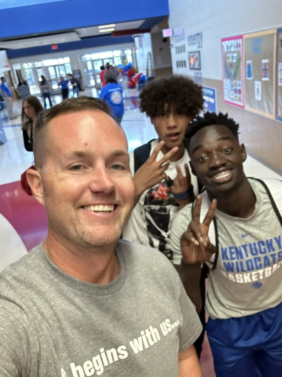 CCoxKY's tweet photo. It was so good to have our students in the building! Thanks to everyone for a great first day! #WCPride https://t.co/UYr311Lp13