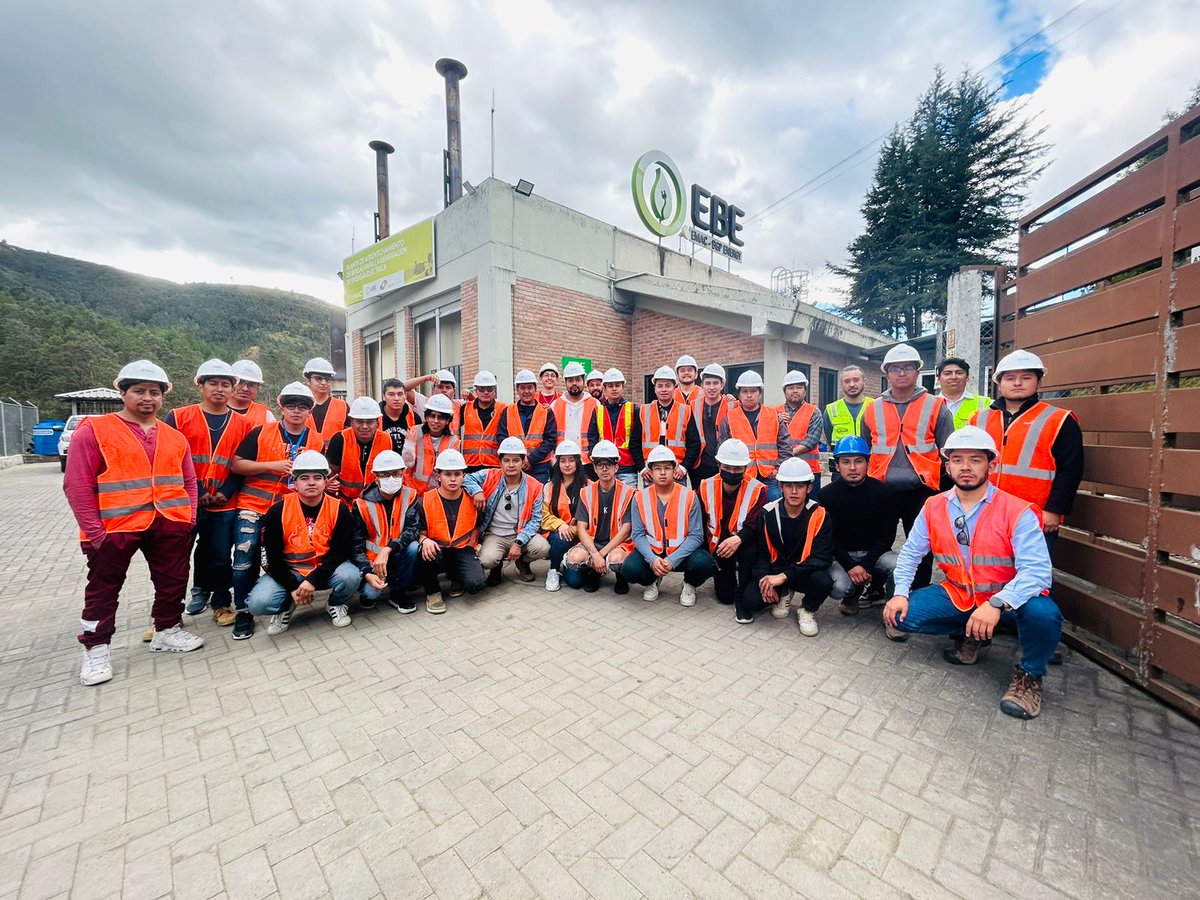 ISTAustro's tweet image. #InformaTEC | ✅Estudiantes de la Carrera de Electricidad💡 realizaron una visita técnica a la planta de generación de electricidad a partir de residuos urbanos, ubicada en el complejo ambiental Pichacay, en la ciudad de Cuenca.

bit.ly/4dJthJa