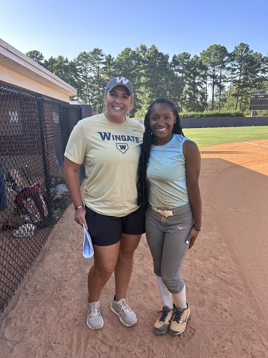 KyMoore2027's tweet photo. Amazing Sunday @WingateSoftball!! Had a great time working with the coaches and learning about the team culture. Honored to be selected as a Big Dawg to play in the All-Star Game at the end of camp, along with my TDB sisters. I can’t wait to be back!! @JmeStan15 @SoftballTdb  
@kendramurray01 @macie_tillman @LillieGraceMoo2