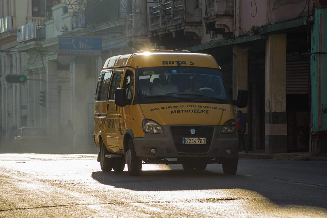 E_RdgzDavila's tweet image. Cuando a inicios de 2019 se pusieron en funcionamiento casi 400 microbuses marca Gazzelles provenientes de la Federación Rusa, no imaginábamos todo lo que vendría después. 

Trabajábamos para que otras provincias también tuvieran igual posibilidad. Otra fue la historia.

#Cuba